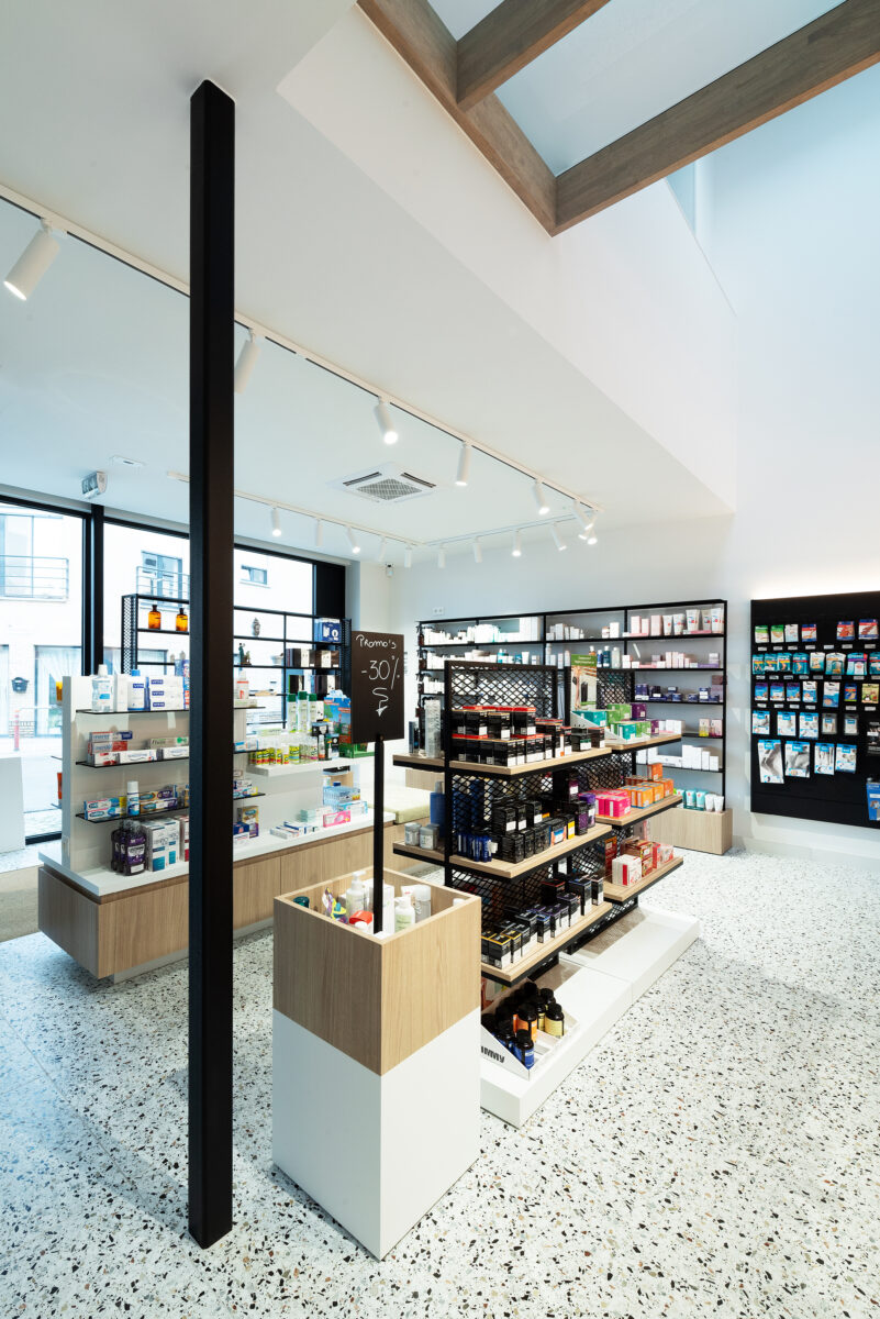 Apotheek Mieke Frank Boekhoute c Bossuyt Shop Interiors 016