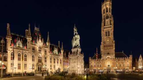 Belfort - Proviciaal Hof - Standbeeld - Burg - Stadhuis